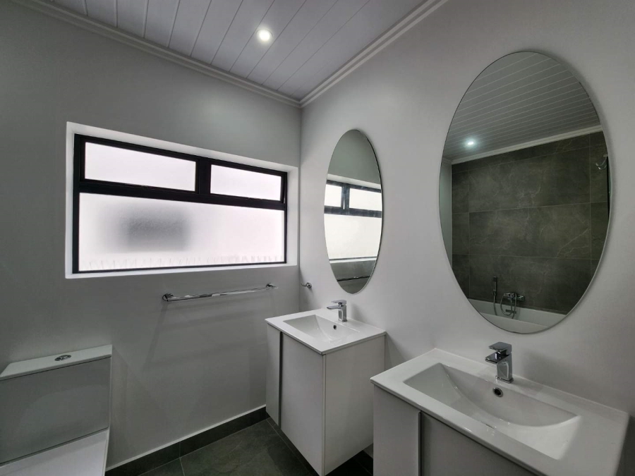 3 Bedroom Property for Sale in Seemeeu Park Western Cape